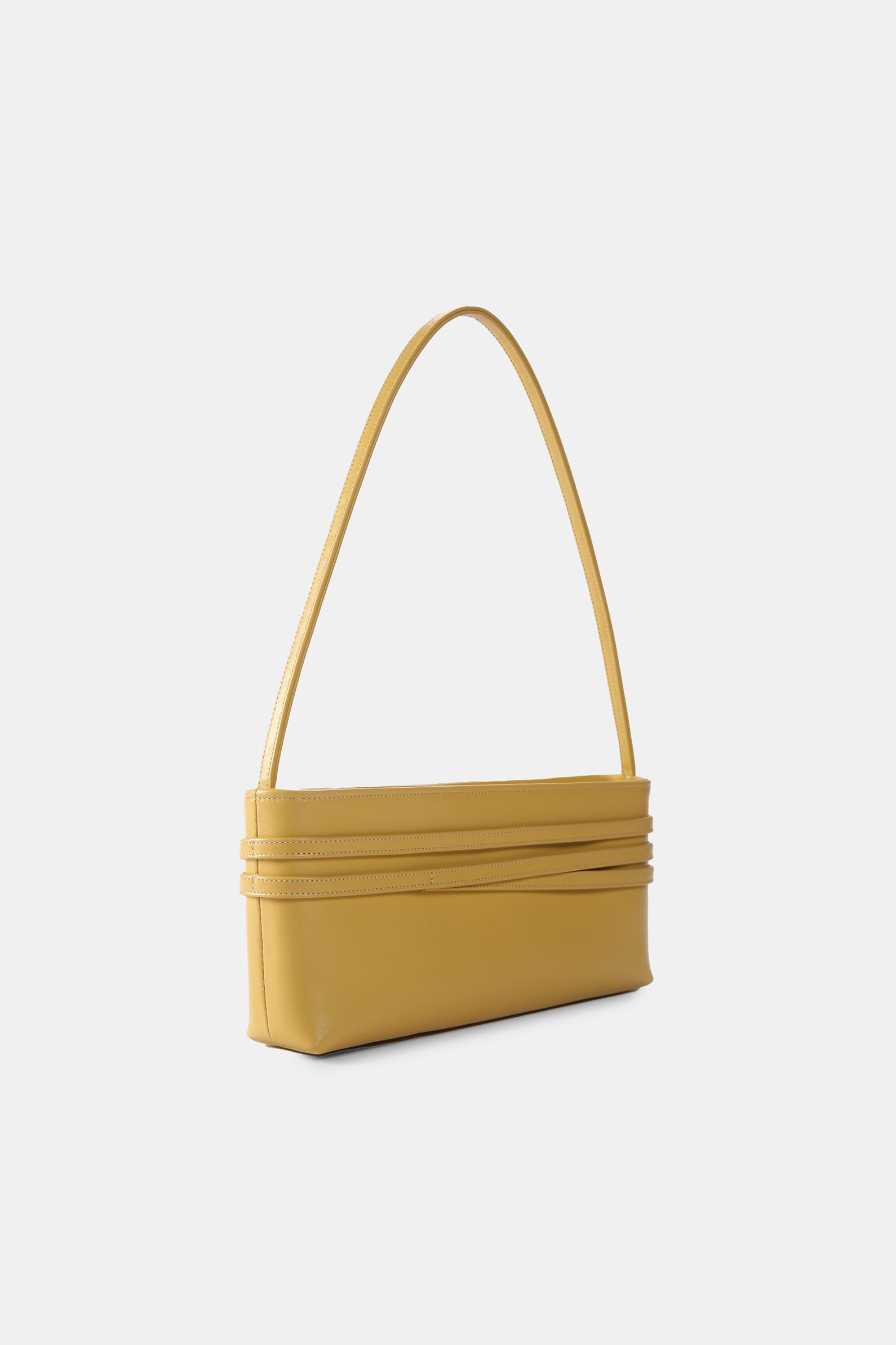 Britni Tasche in Gelb